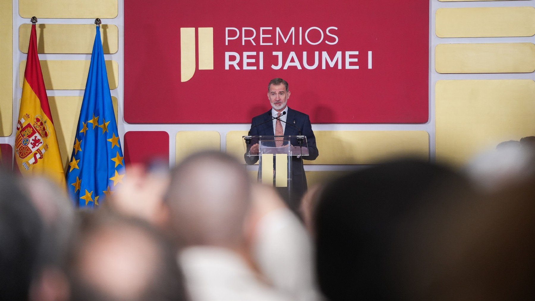 Felipe VI durante su intervención en los ‘Premis Rei Jaume I’ este martes, en Valencia.