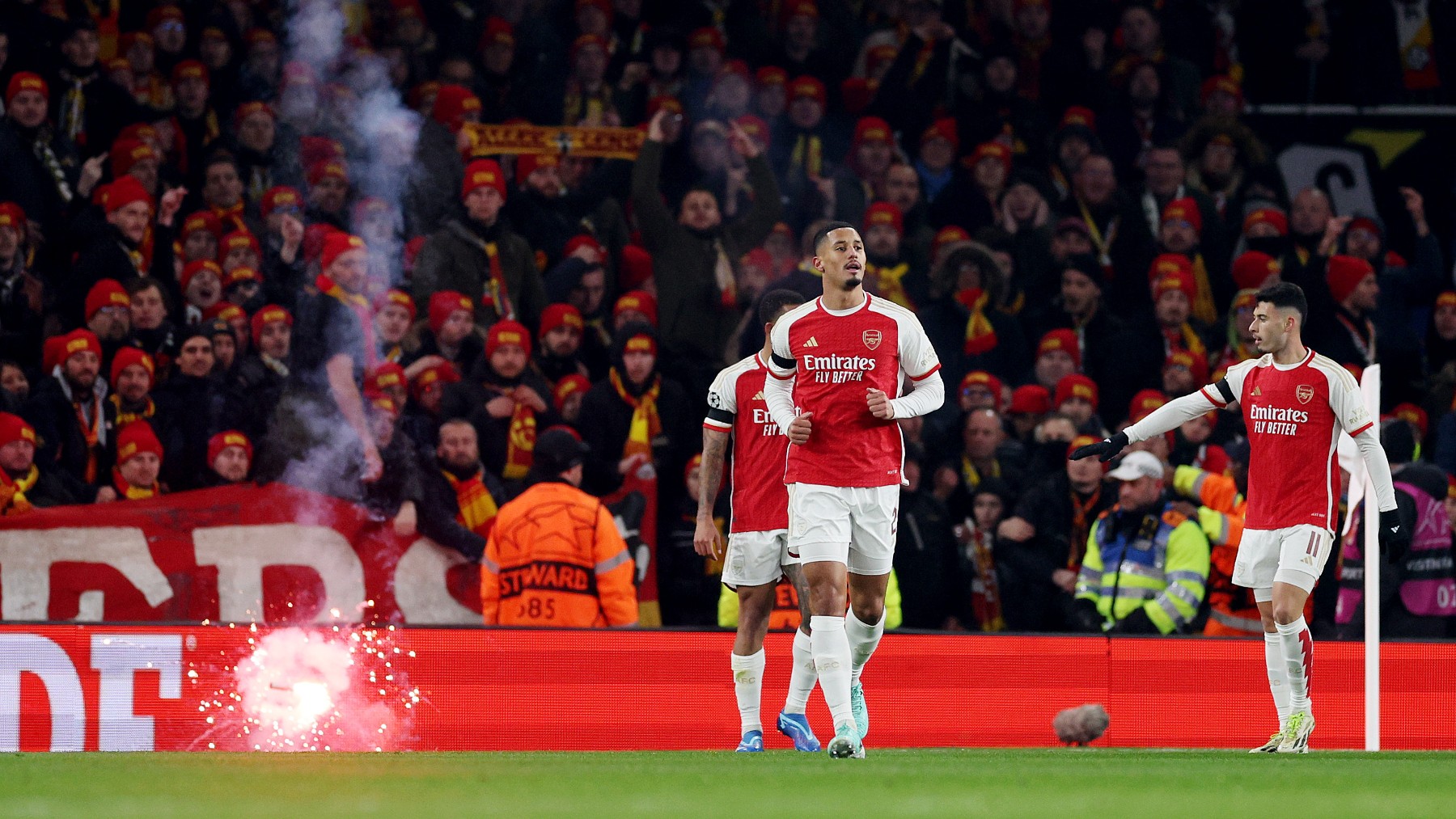 Los jugadores del Arsenal celebran un gol. (Getty)