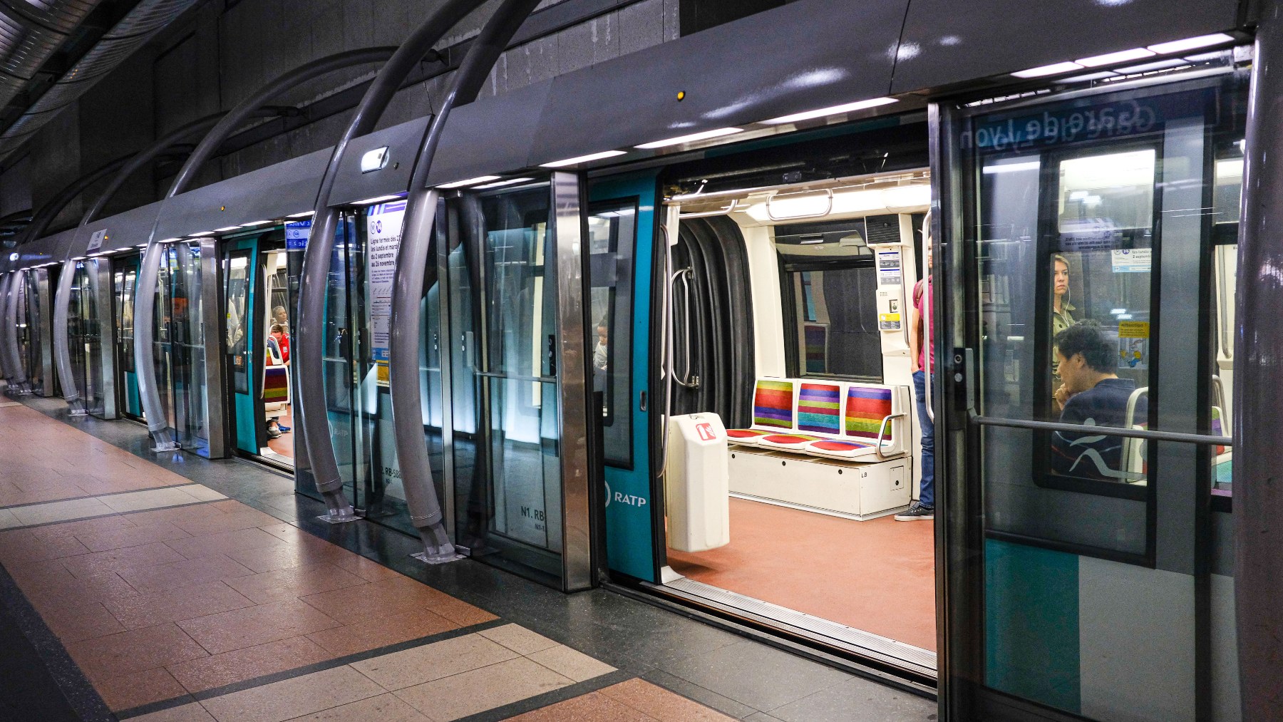 Un metro en una estación de París. (Europa Press)