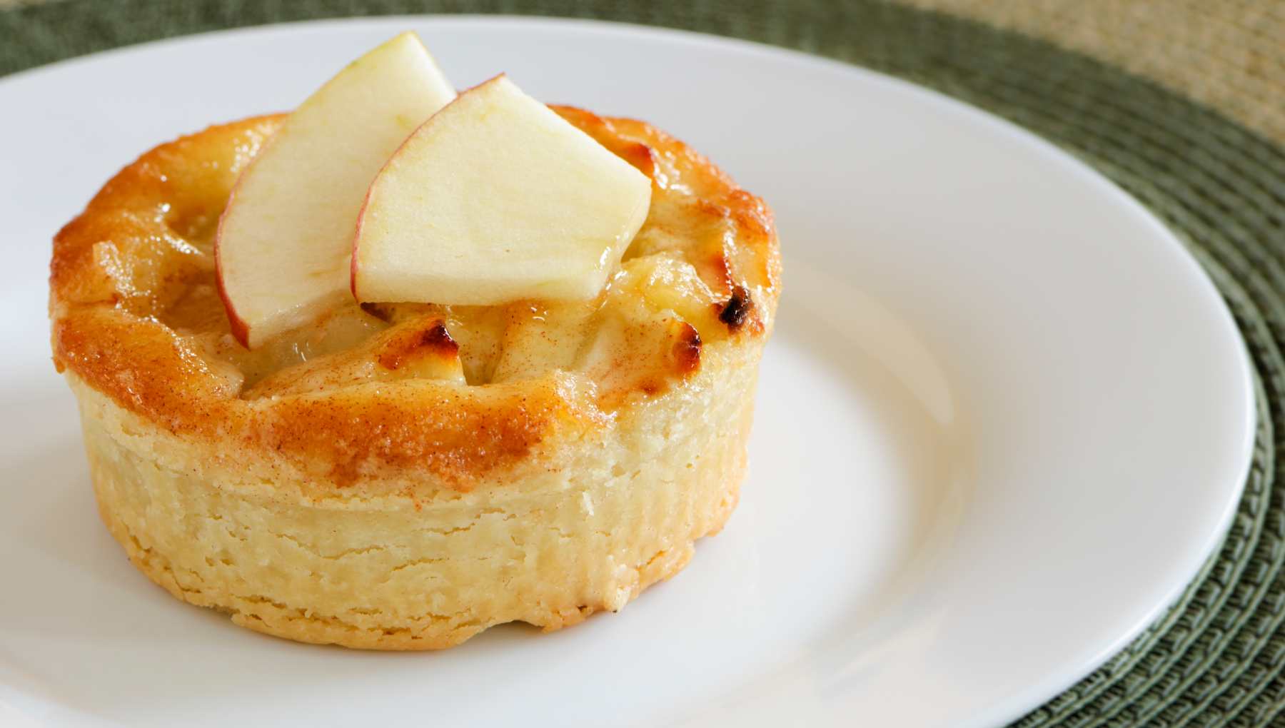 Tartaleta de manzana, queso de cabra