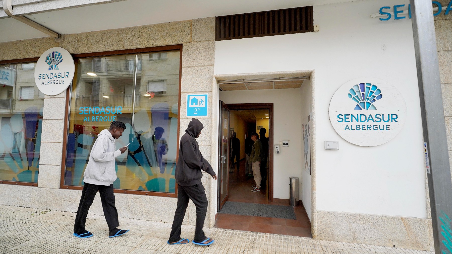 Inmigrantes alojados en un albergue de O Porriño. (Foto: EP)