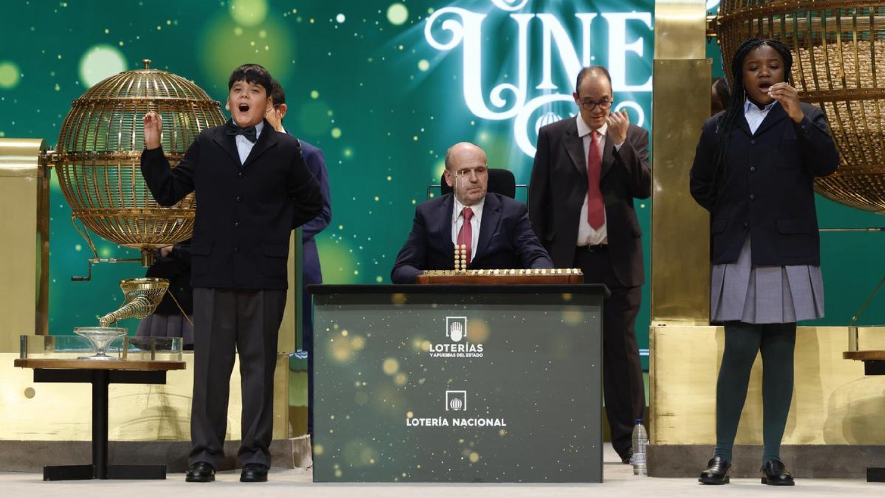 Los niños de San Ildefonso en el Sorteo de Navidad.