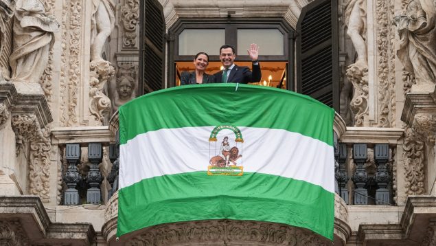 juanma moreno bandera