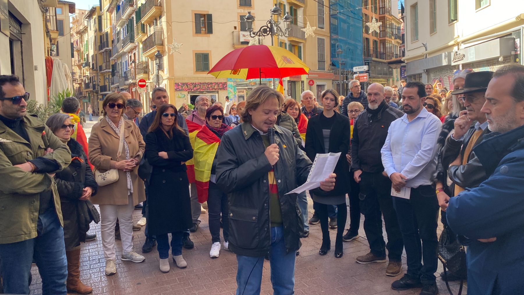 Manifestación en Palma en defensa de la Constitución y contra Sánchez