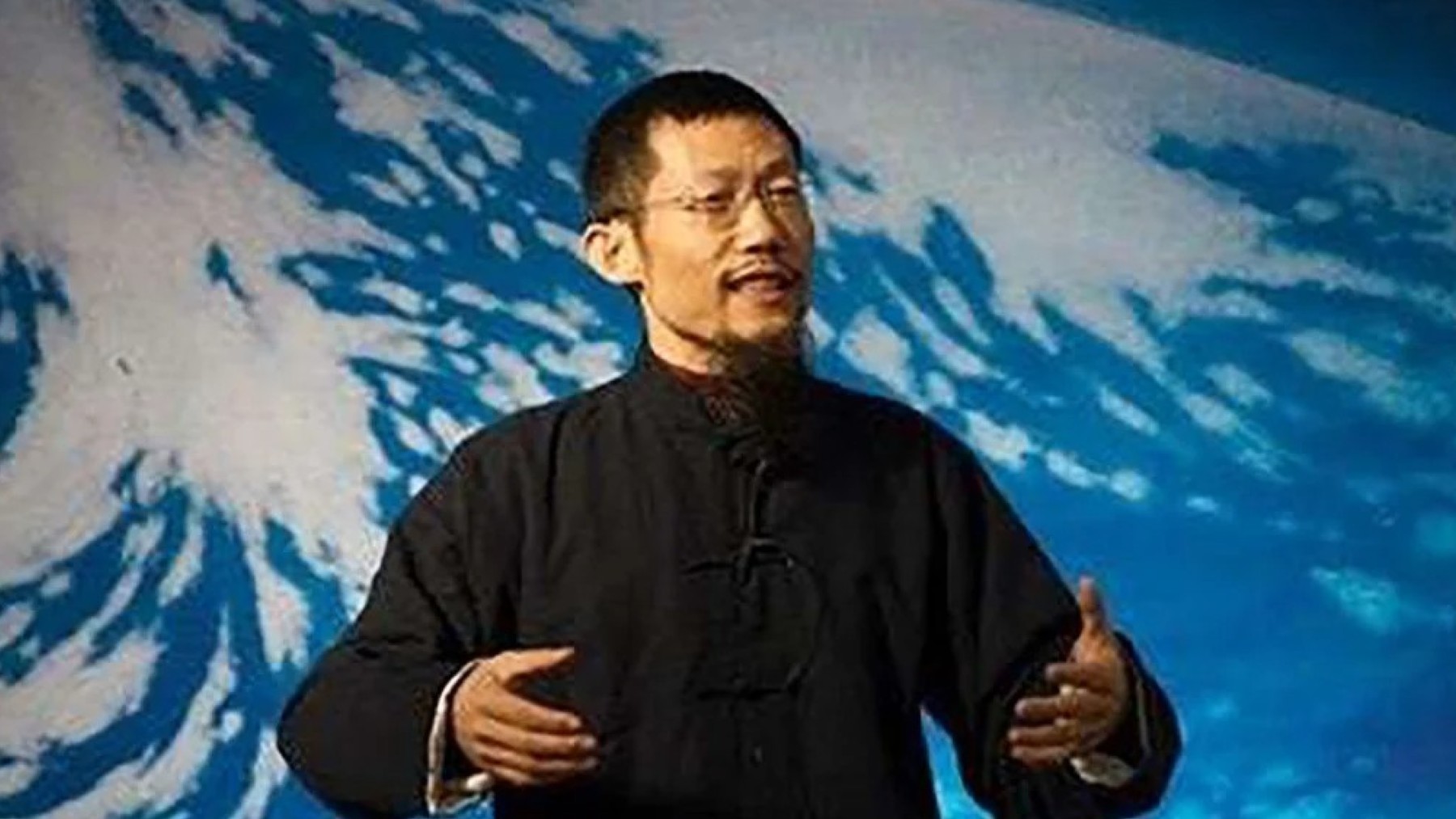 El famoso gurú Hongchi Xiao en una de sus conferencias.