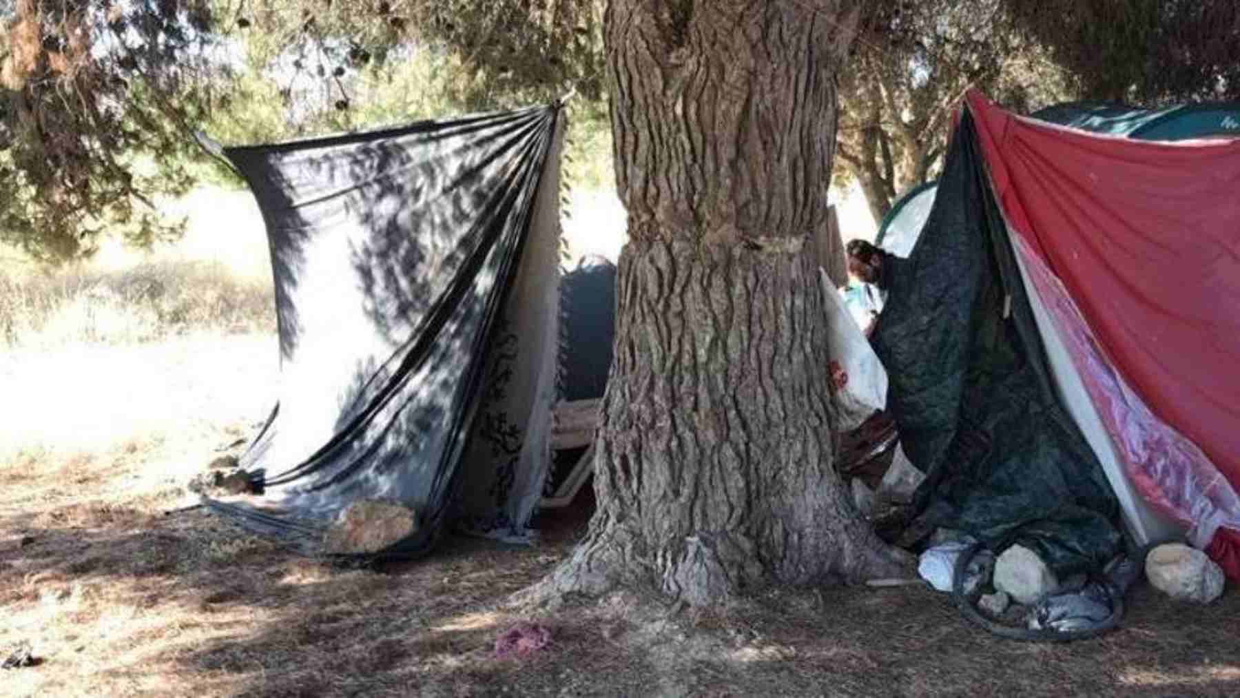 Imagen de una acampada ilegal.