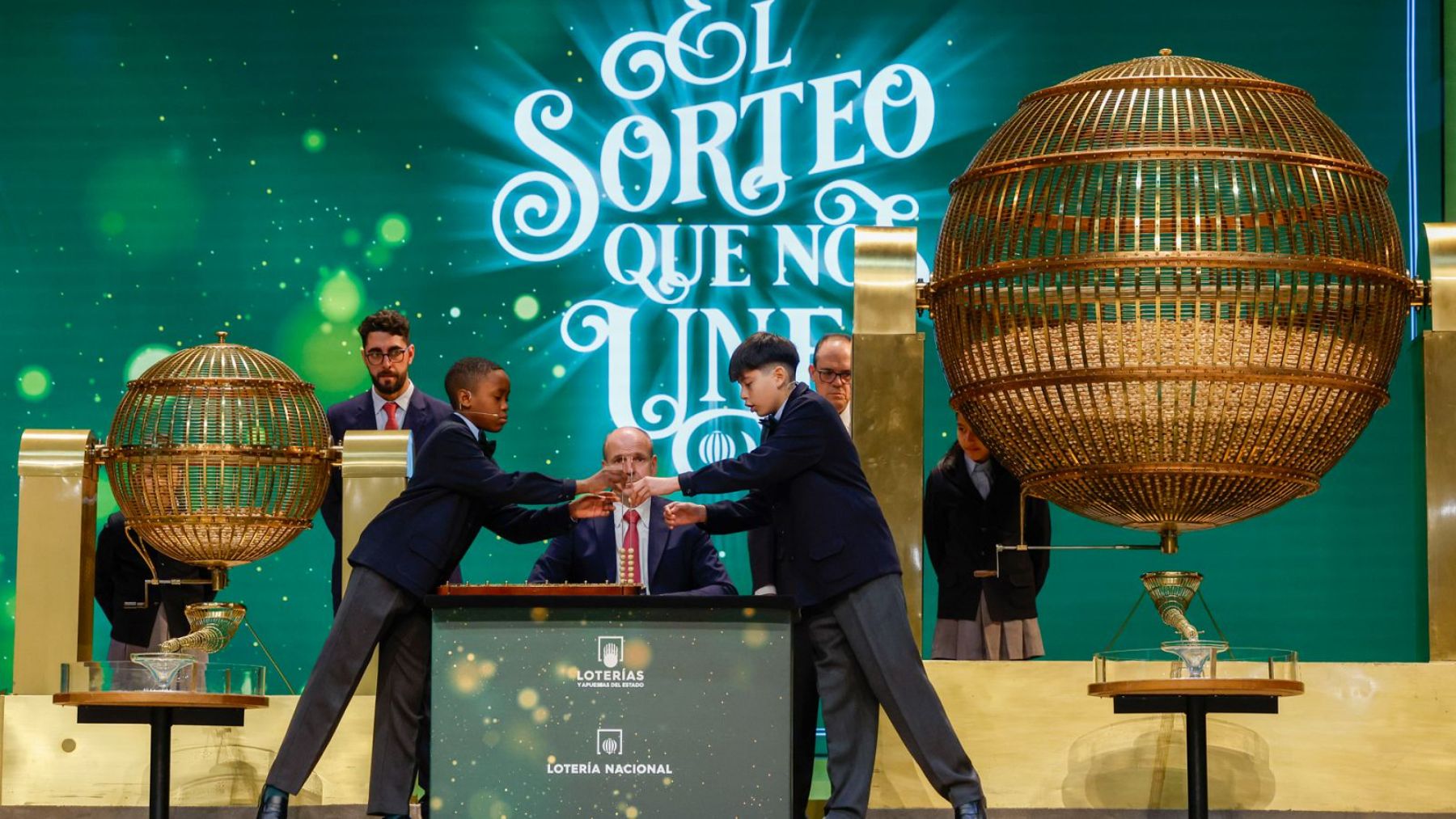 Niños de San Ildefonso en el Sorteo de Lotería de Navidad.