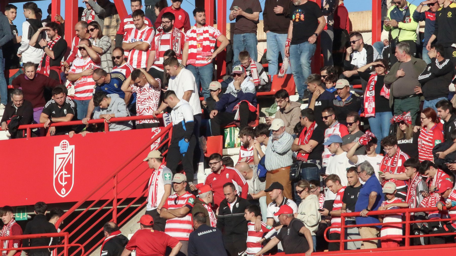 El Fútbol Español Se Une Al Dolor Del Granada Tras La Muerte De Un ...