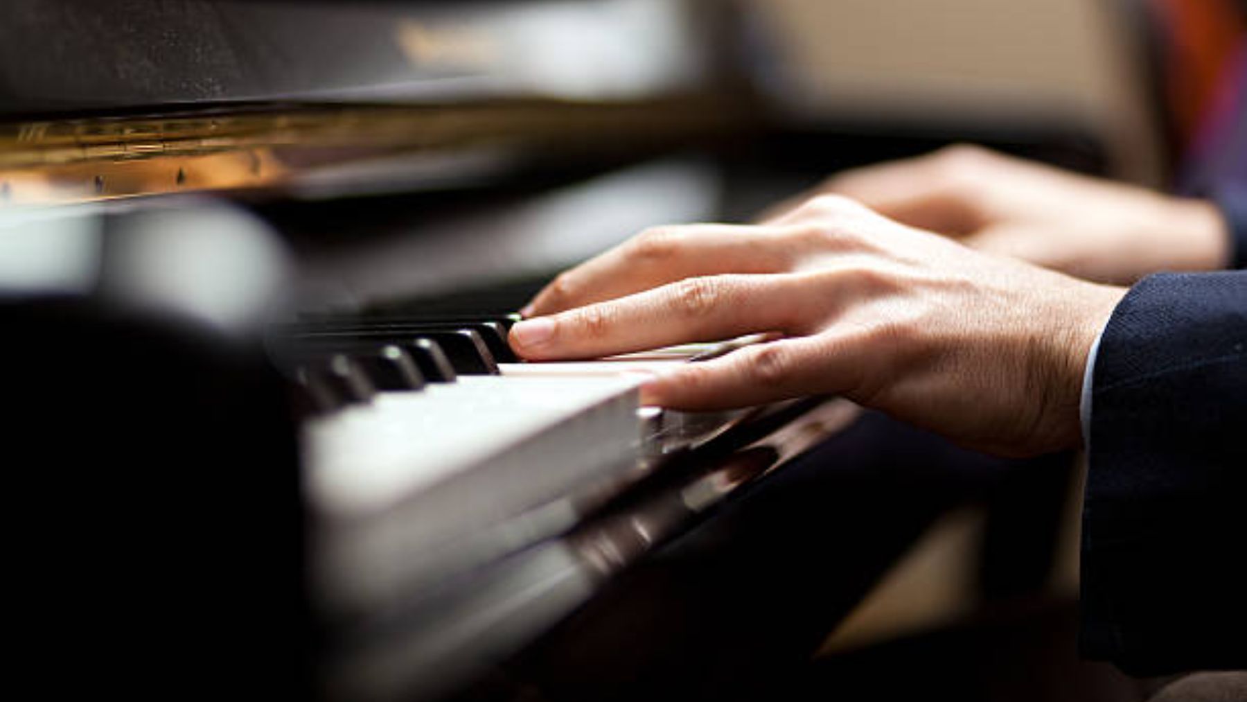 Descubre la carta que ha dejado un pianista a sus vecinos