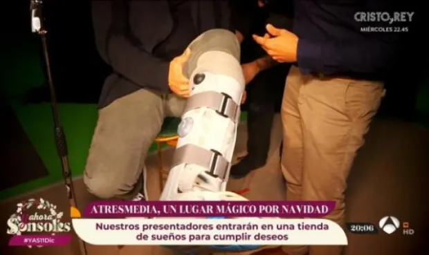 La pierna de Manel Fuentes en 'Y Ahora Sonsoles'.