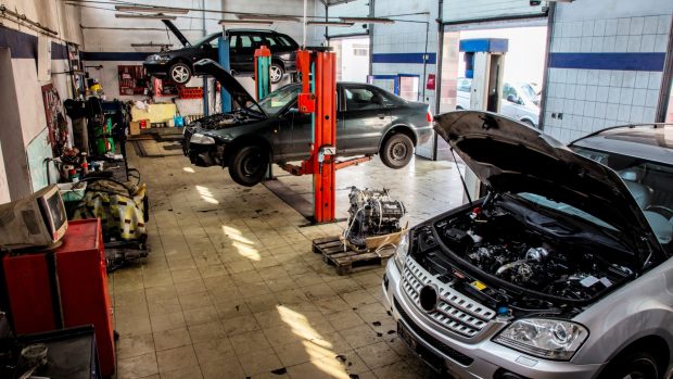 Talleres mecánicos, taller de coches, arreglar coche,