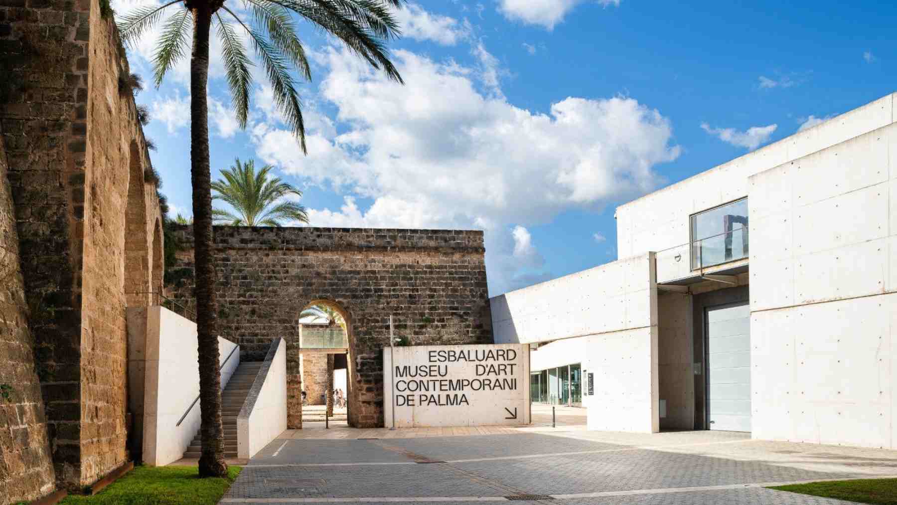 Entrada al Museo Es Baluard de Palma.
