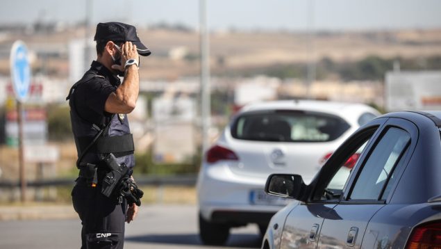 Policía coche