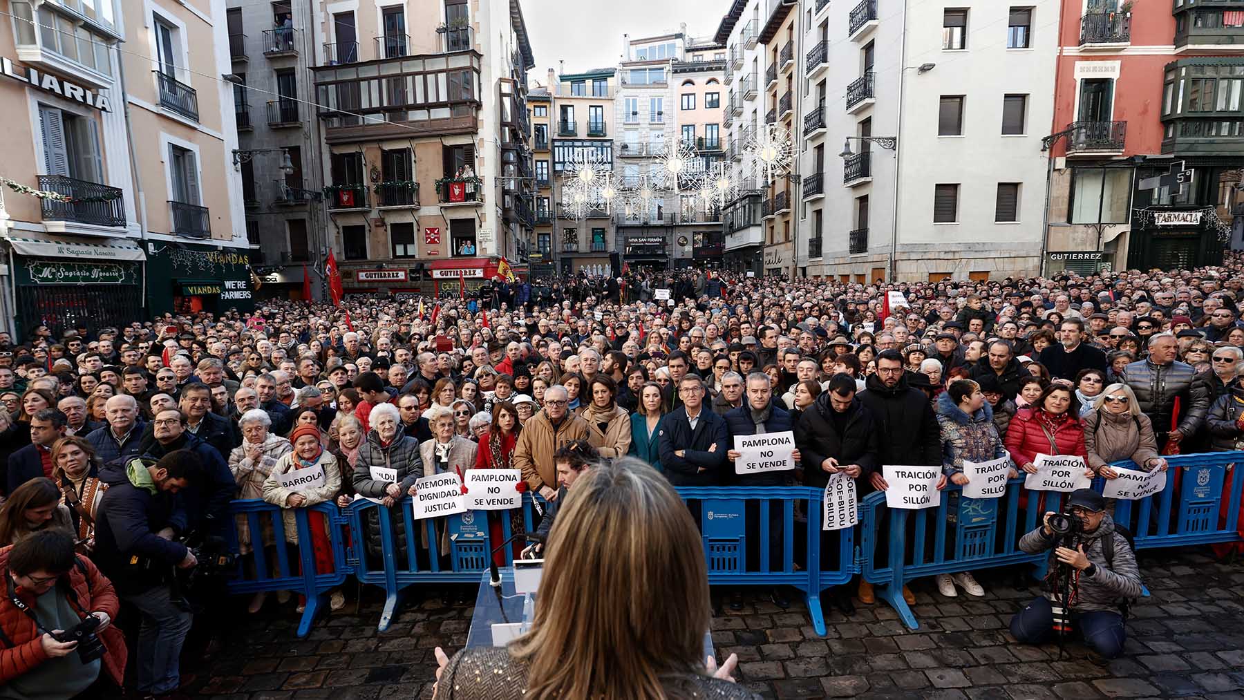 Manifestación en Pamplona contra el pacto PSOE-Bildu.