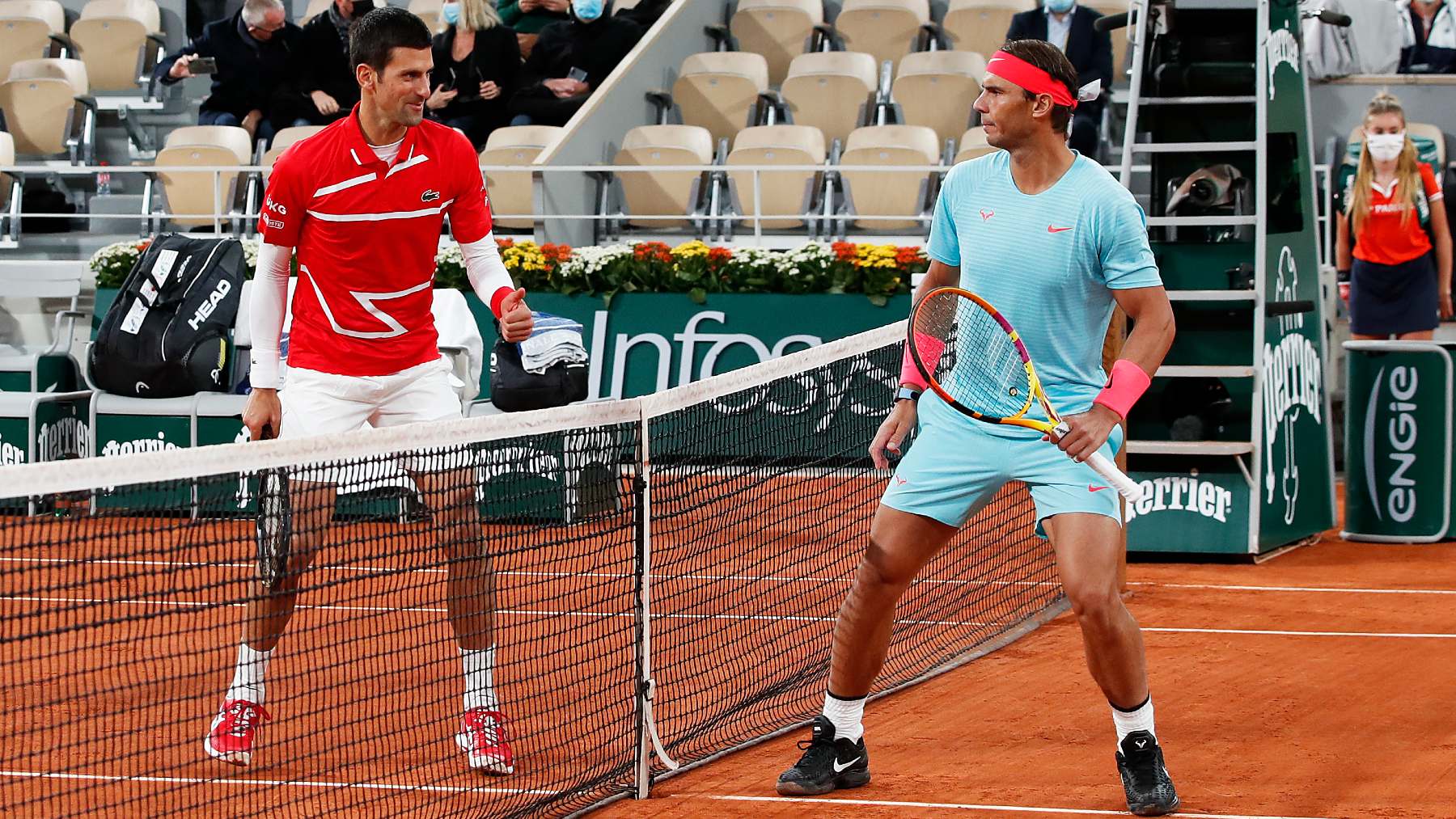 Djokovic y Nadal, antes de un partido en Roland Garros. (Getty)