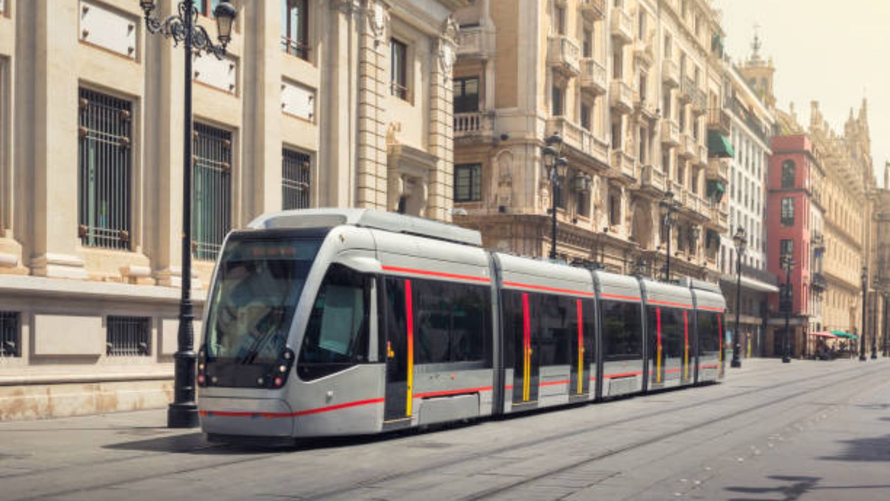 Quiénes se verán beneficiados del transporte público en Andalucía