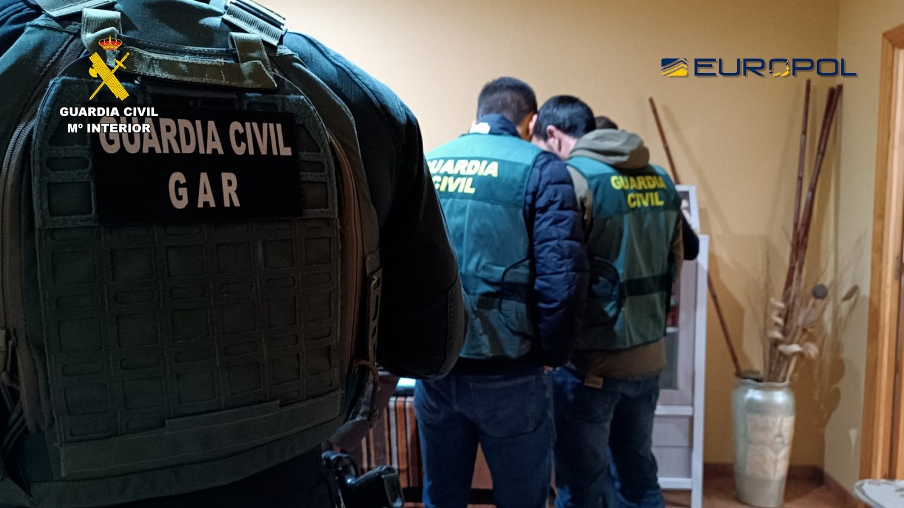 La Guardia Civil detiene en la Rinconada (Sevilla) a un activista de Daesh.