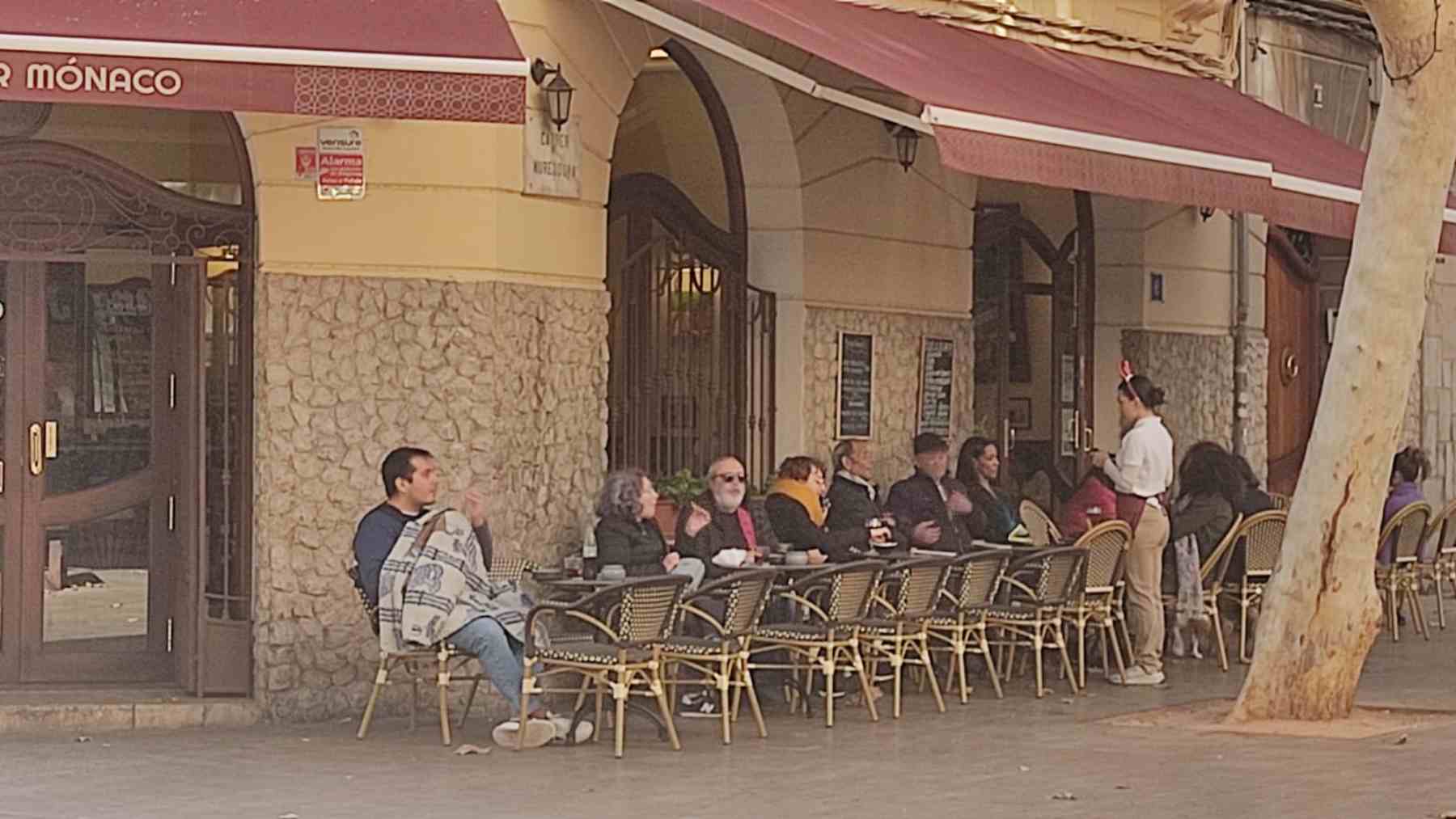 Terrazas de un bar de la calle Nuredduna de Palma.