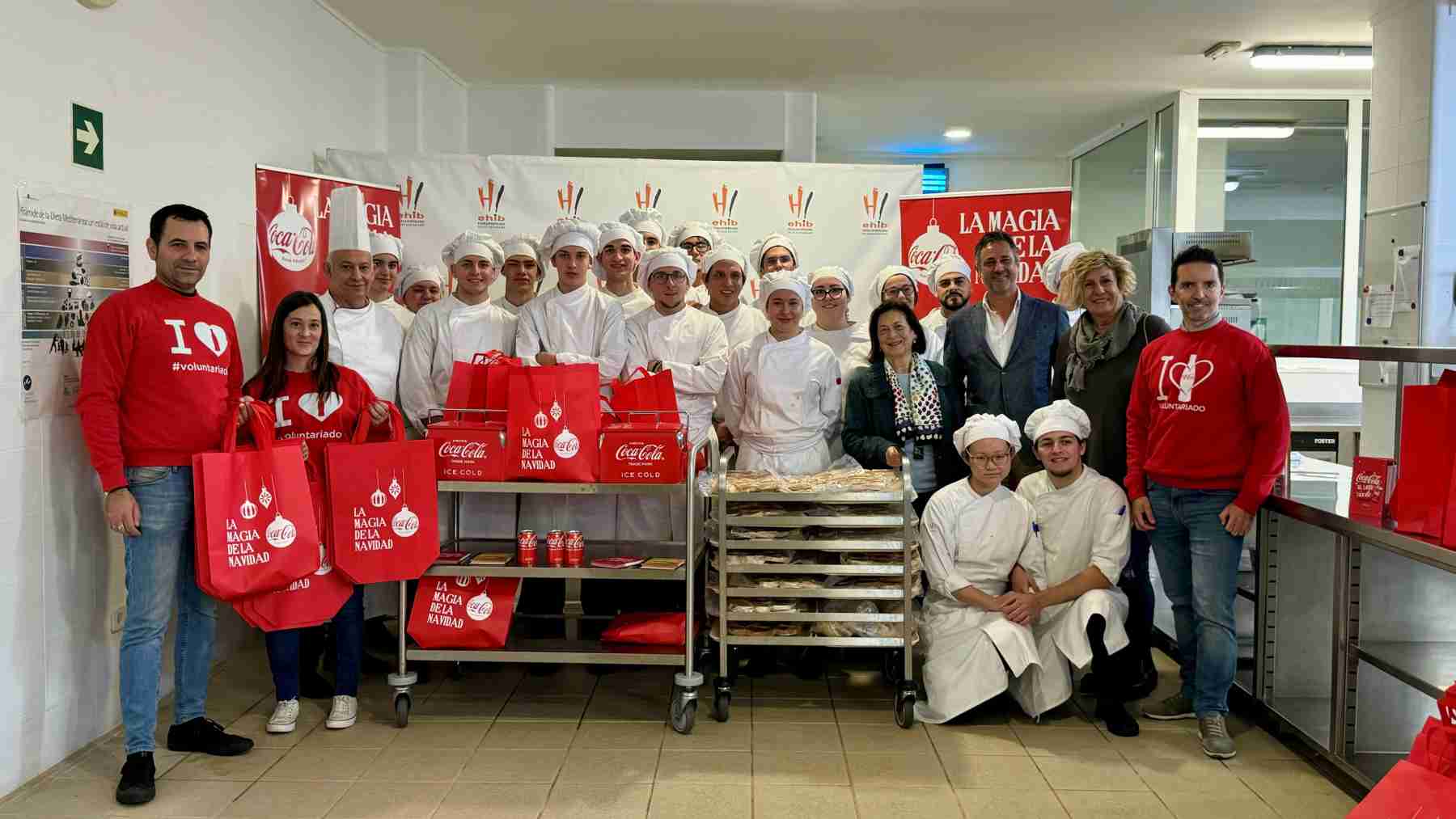 Coca-Cola se une a ONG en Baleares para repartir más de 1.300 comidas a familias vulnerables.