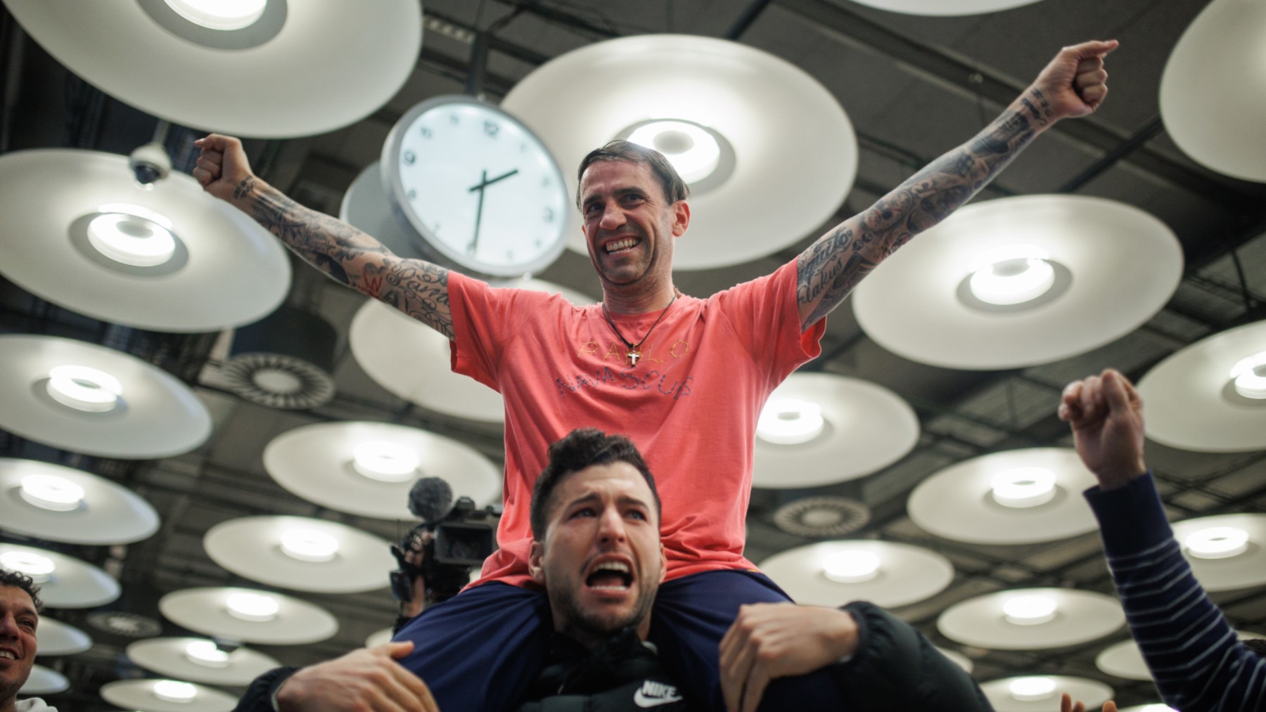 El español Santiago Sánchez a su llegada a Barajas (Foto: Ep)