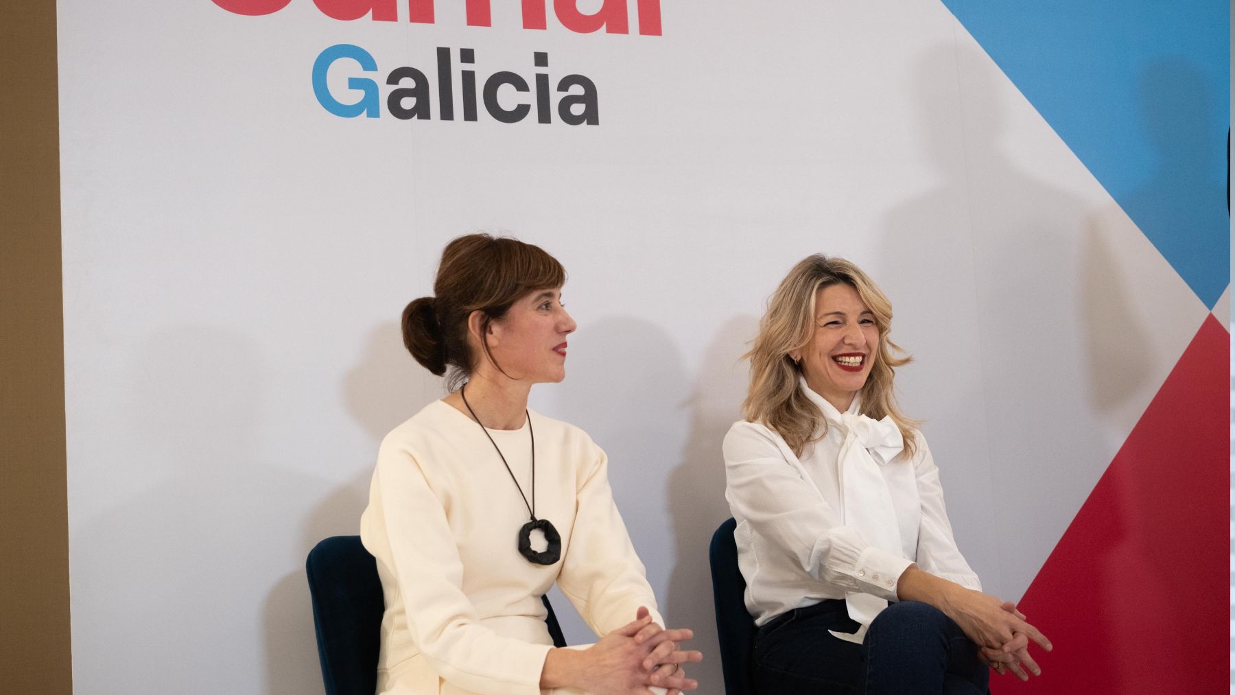 La candidata para la Presidencia de la Xunta de Galicia, Marta Lois y Yolanda Díaz