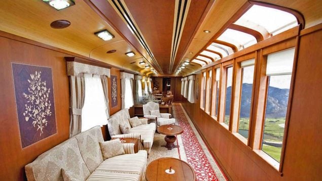 Parece el Orient Express: el impresionante tren para recorrer este paraíso por menos de 50 euros