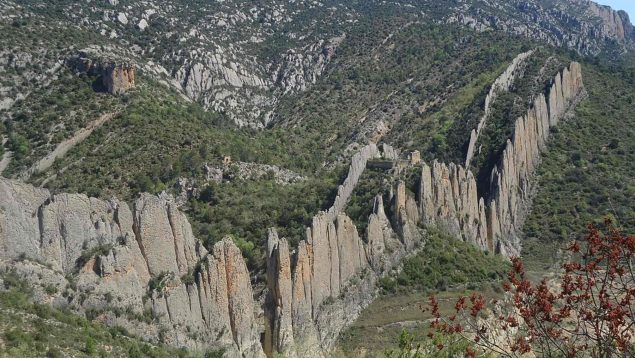 La muralla natural de un pueblo deshabitado de Huesca: te encantará e irás