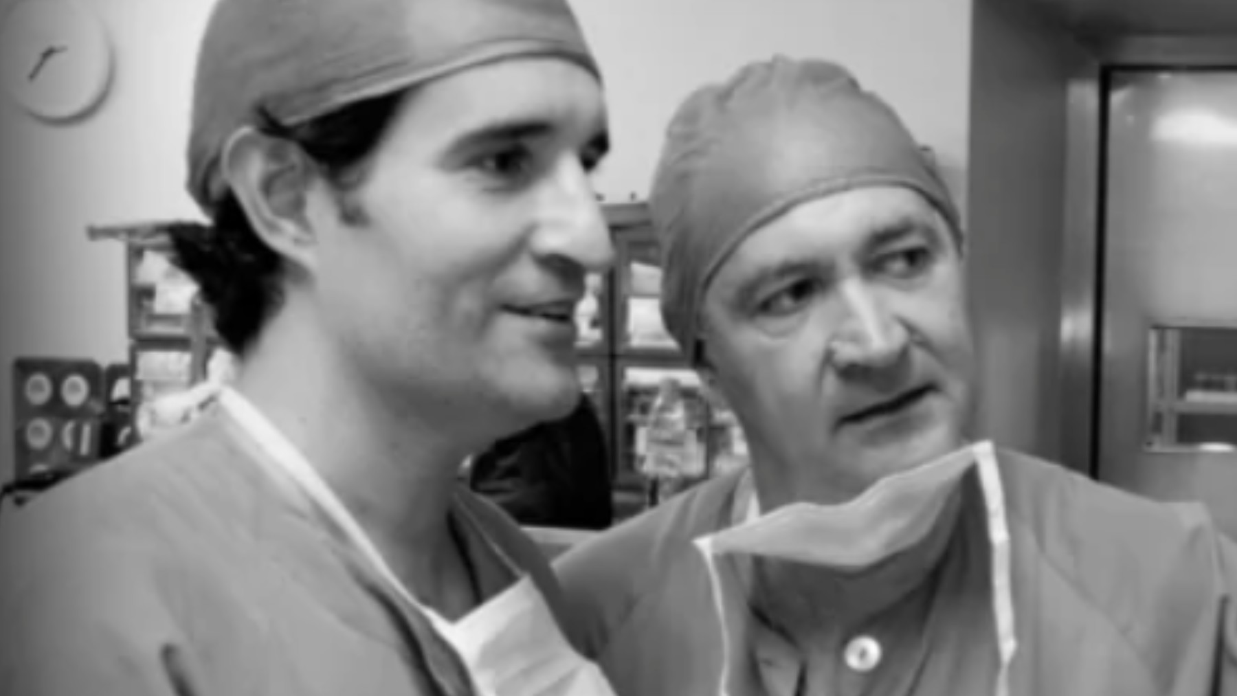 El doctor Alfredo Rodríguez Antolín, junto al doctor Romero Otero en una foto de archivo.