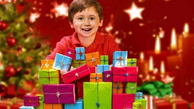El exceso de regalos en Navidad, ¿cómo afecta psicológicamente a los niños?