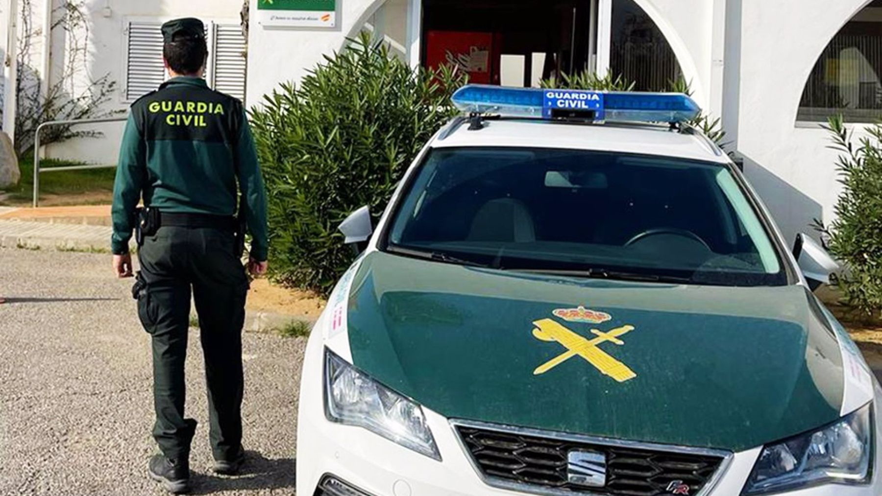 Detenido en Ibiza tras huir de los agentes al llevar drogas y volver para denunciar que le habían robado el coche.