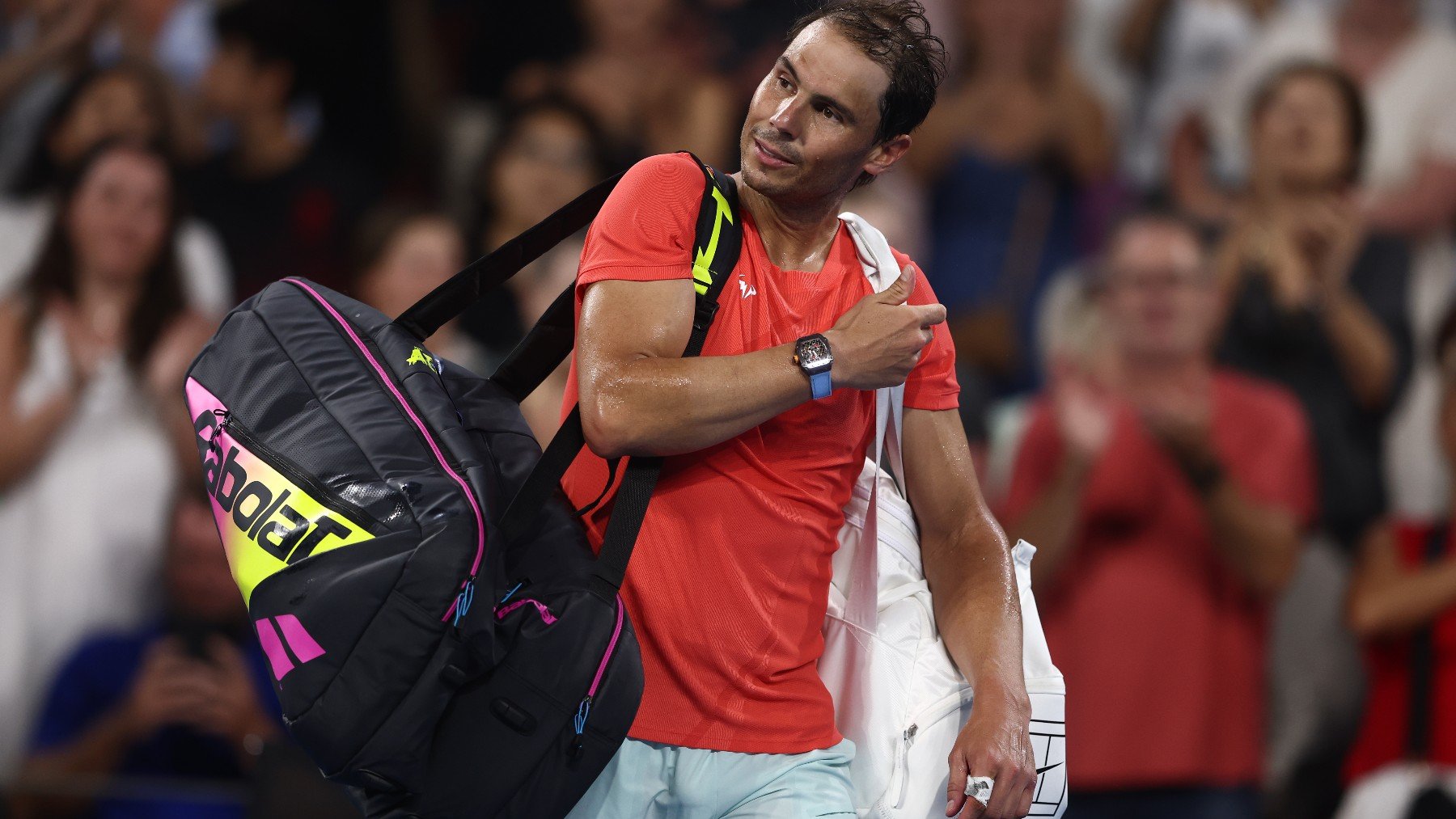 Nadal abandona la central de Brisbane. (Getty)