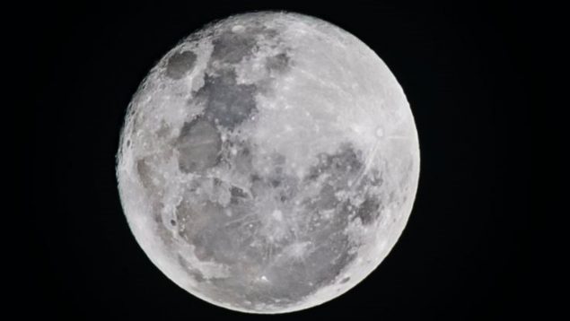 Científicos confirman que la Luna se está haciendo más pequeña: ¿qué puede suponer para los humanos?