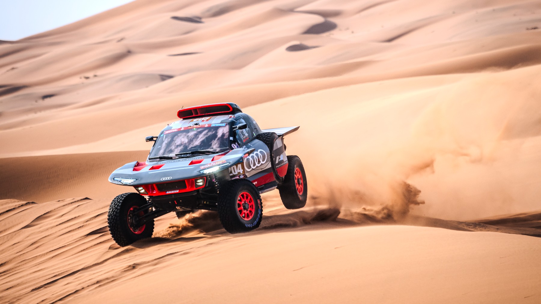 Carlos Sainz, durante una etapa en el Dakar 2024. (EFE)