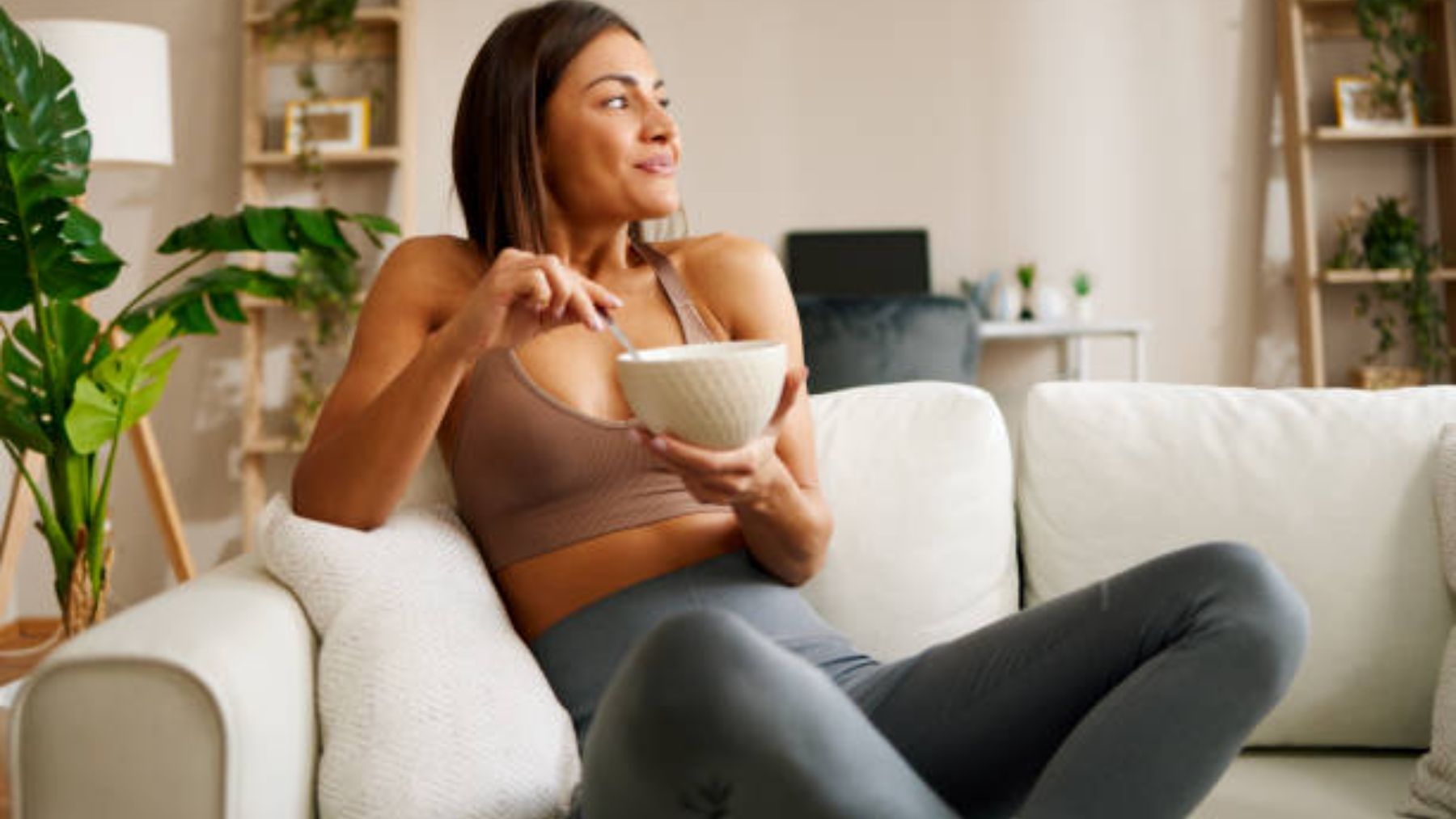 Los 5 alimentos que recomiendan consumir por la noche para aumentar la masa muscular
