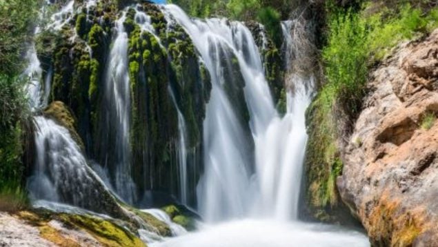La cascada más alucinante de España que hay que ver en invierno