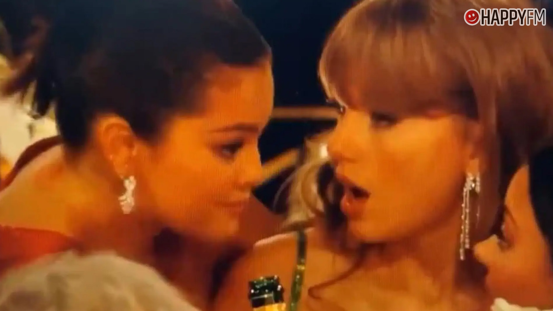 Selena Gomez y Taylor Swift en los Globos de Oro.