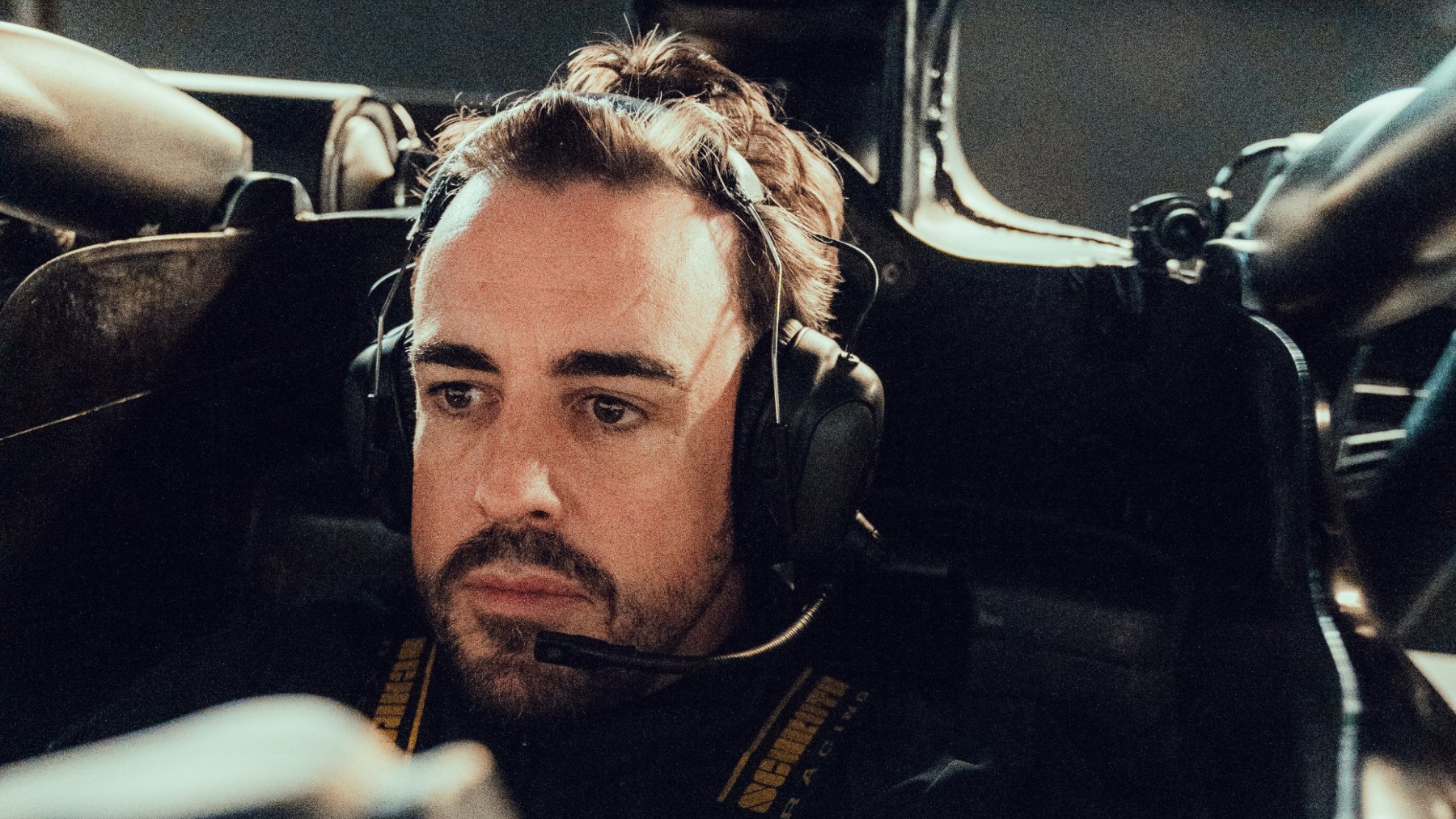 Fernando Alonso en el simulador de Aston Martin.