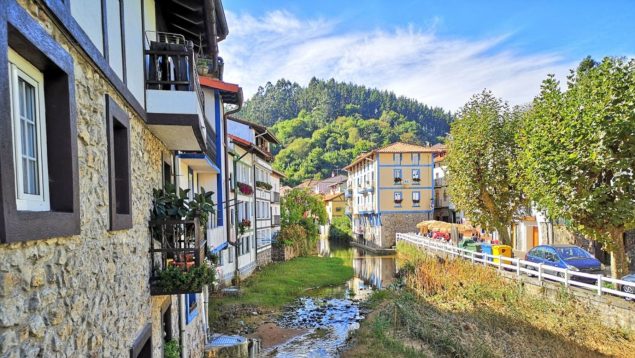 pueblo nombre corto españa