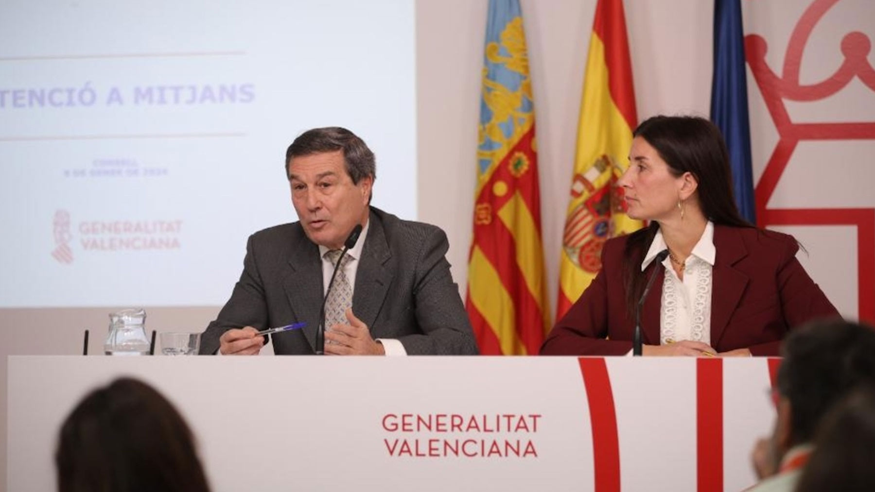 Marciano Gómez en una comparecencia con la consejera portavoz del Gobierno valenciano Ruth Merino.