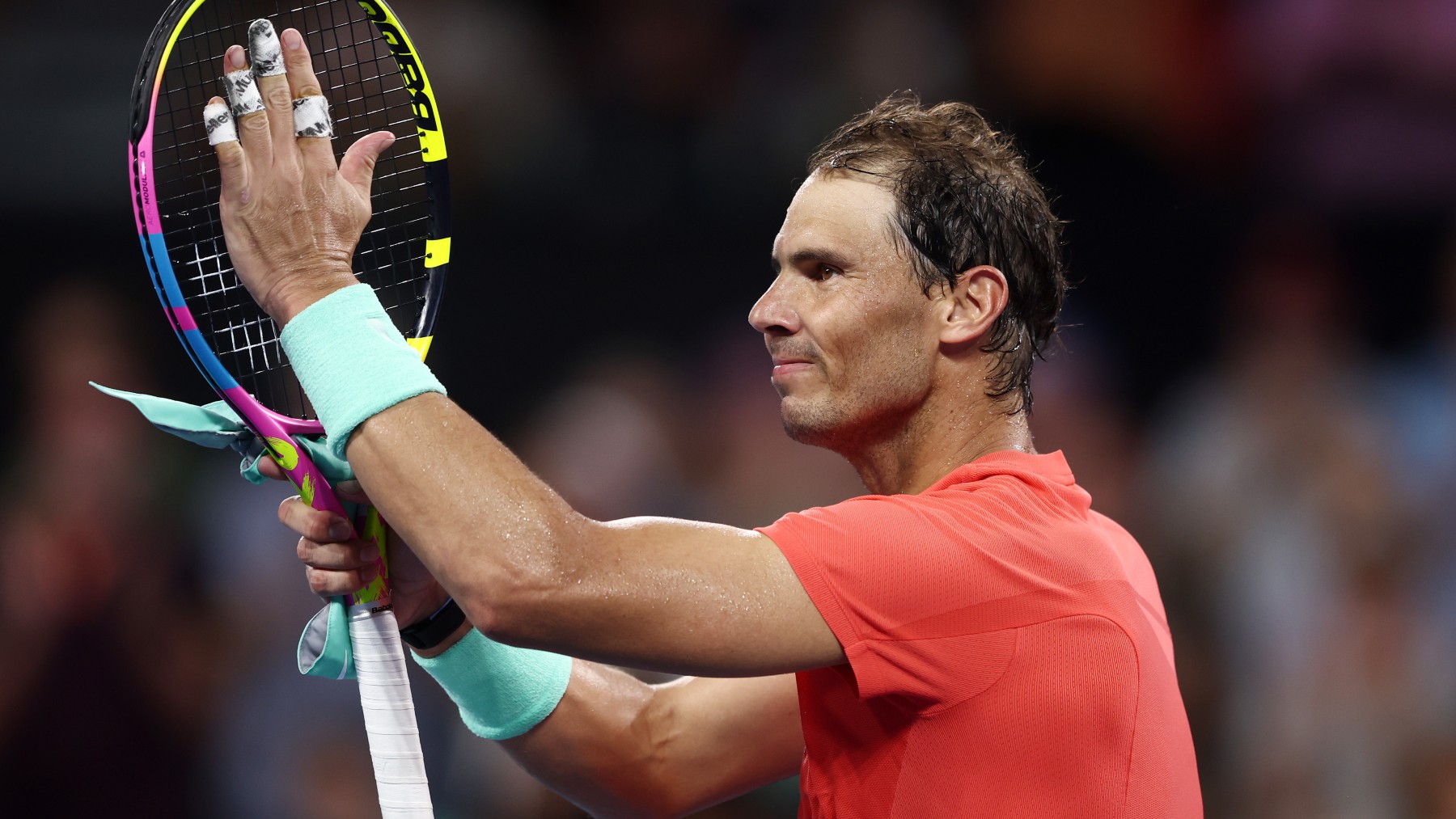 Rafa Nadal hace un gesto al público. (Getty)