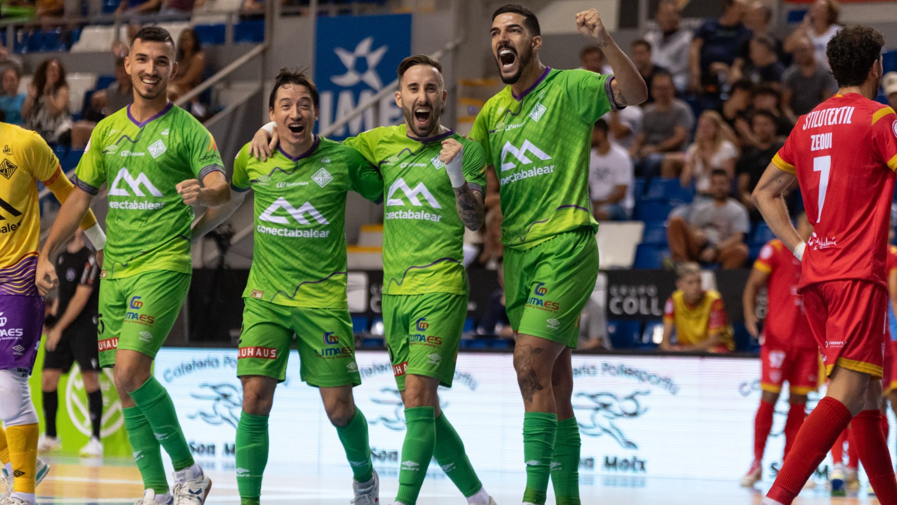 El Mallorca Palma Futsal celebra un gol en Son Moix