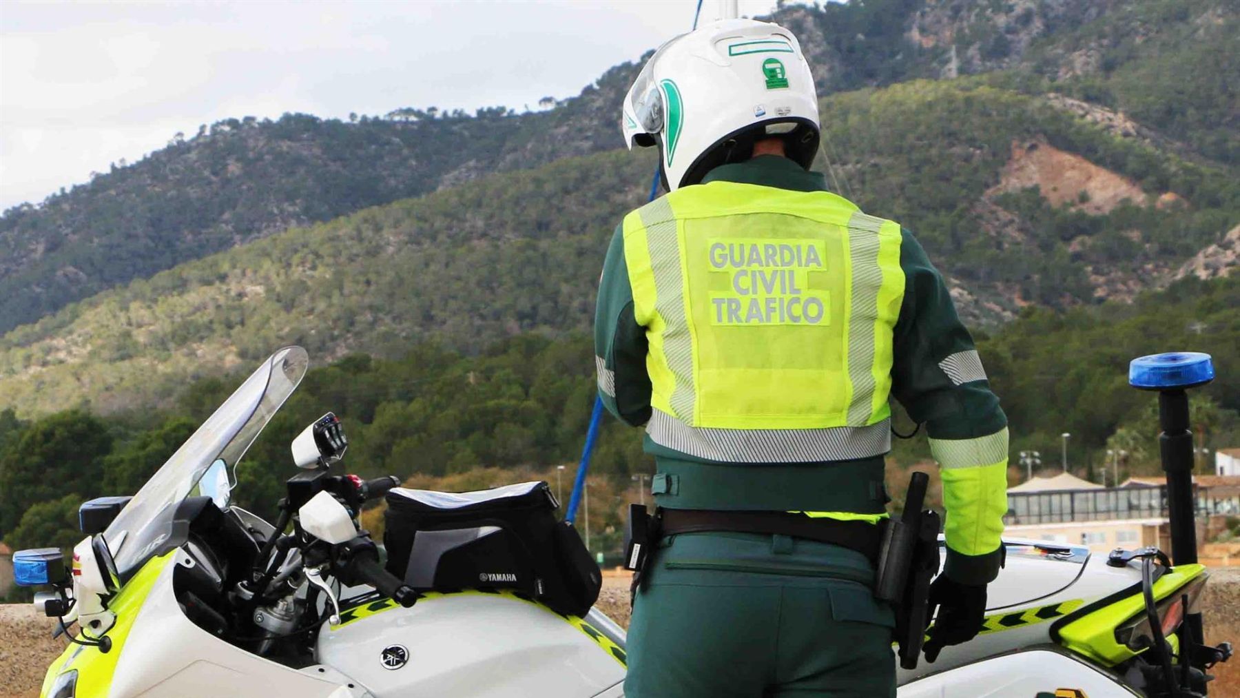 Un agente de la Guardia Civil de Tráfico.