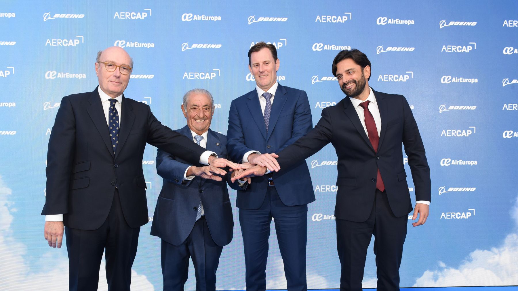 El vicepresidente Ejecutivo de Aena con el presidente de Globalia y cargos de AerCap y Boeing.