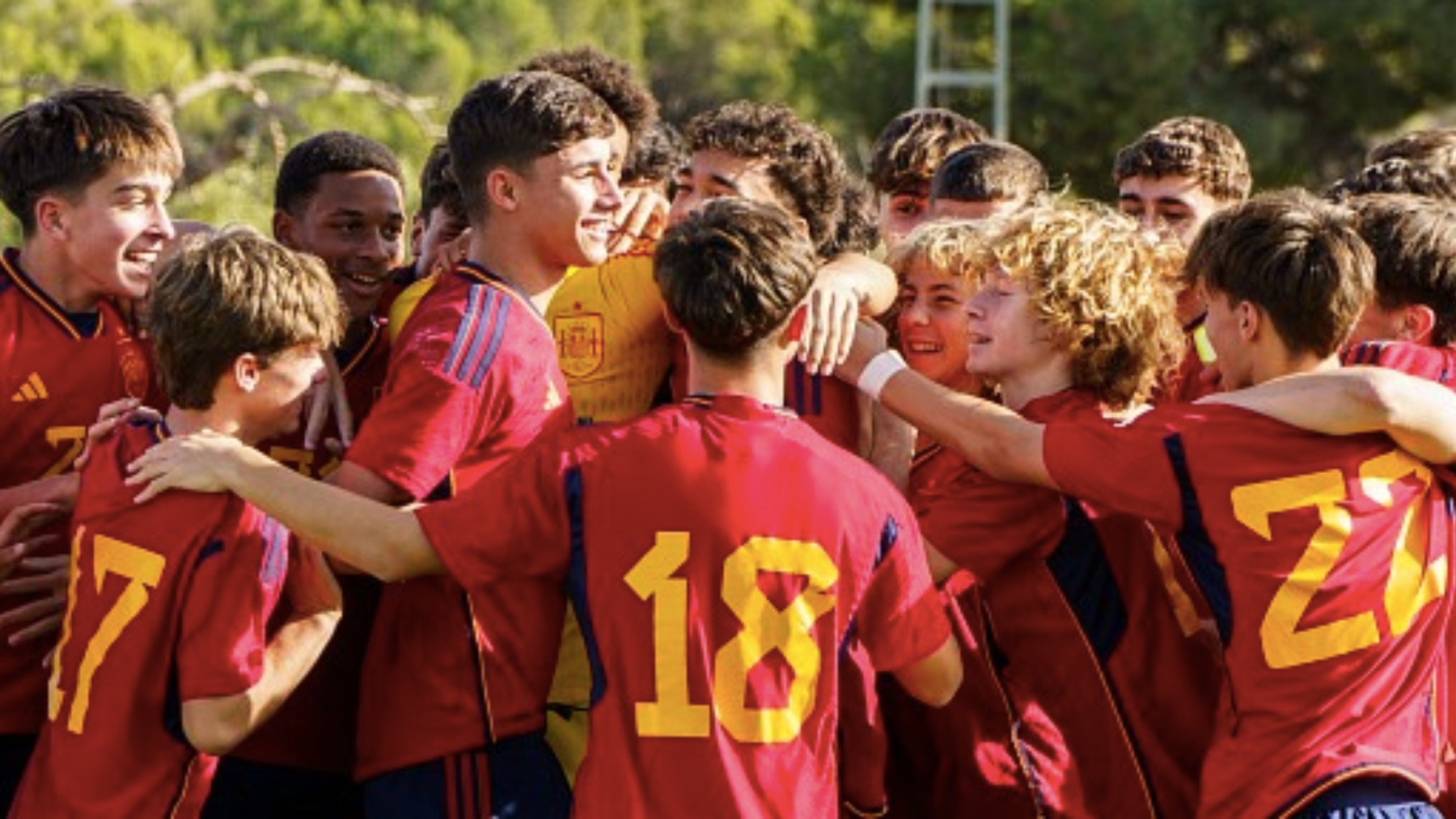 La selección española sub-15 celebra un gol (RFEF)