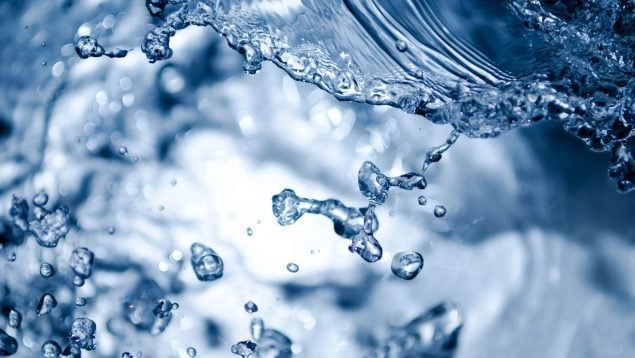 Un nuevo descubrimiento sobre el agua obligará a cambiar los libros de texto