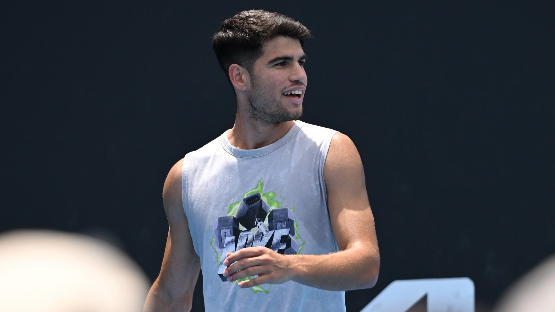 Carlos Alcaraz, en un entrenamiento en el Open de Australia 2024. (Getty)