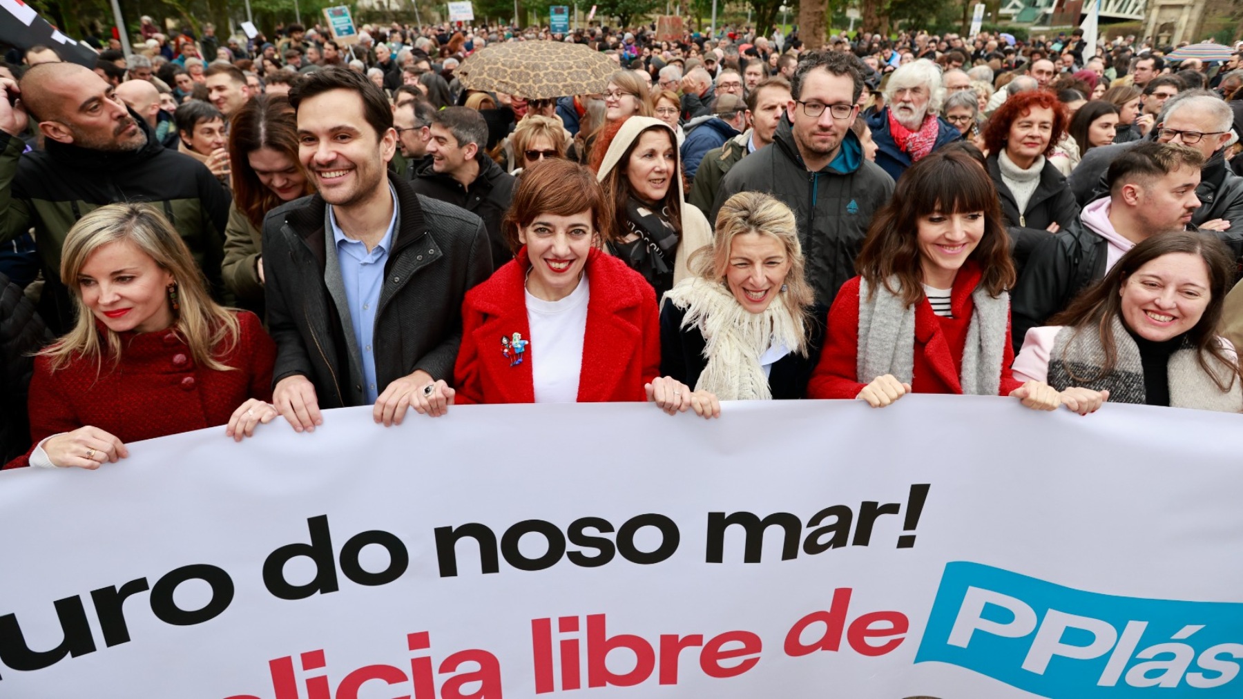 Yolanda Díaz en la manifestación contra la gestión de los pélets en Galicia.