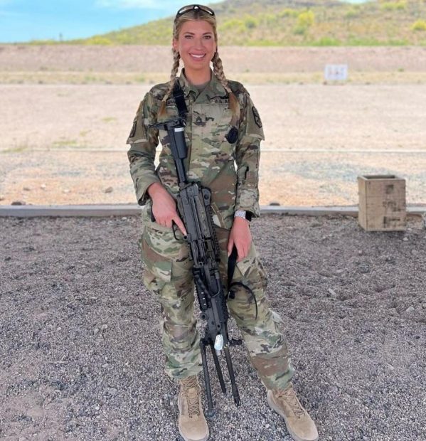 Michelle Young, influencer y militar estadounidense.