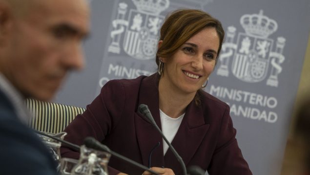 Mónica García, plan antitabaco, humo