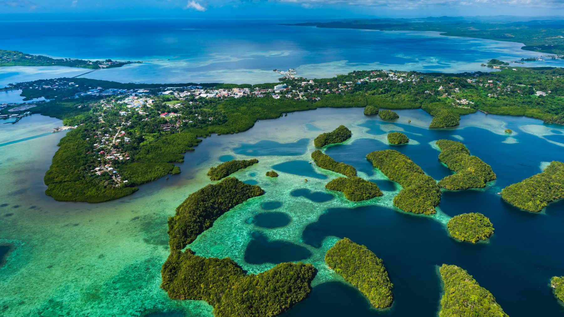 La República de Palau es un archipélago compuesto por más de 500 islas en el océano Pacífico occidental